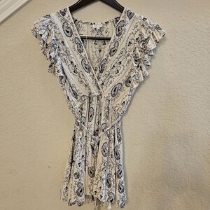 BLUE RAIN + FRANCESCA'S Women’s  Ruffle Sleeve Mini Dress Top Ivory Navy Paisley